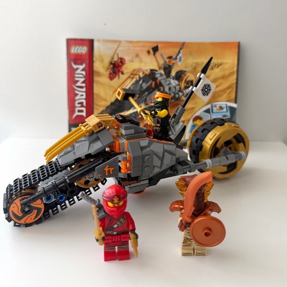LEGO NINJAGO Cole's Dirt Bike Set (Retired Set) - Picture 2 of 10